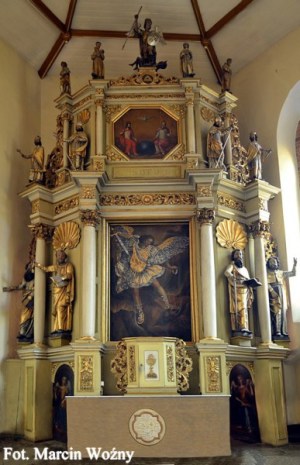 Ołtarz główny św. Michała Archanioła